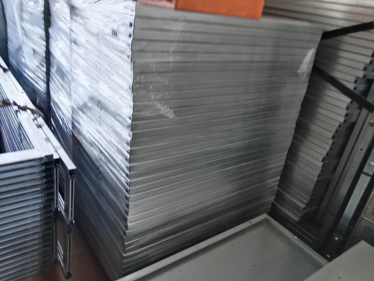 148 St&uuml;ck Fachb&ouml;den 30 cm breit = 1 Palette?d=2026-03-11 00:05:20