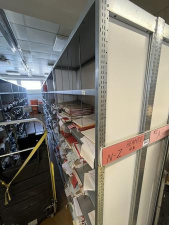 8.4 Laufmeter Doppelregale 40/40 breit, 225 cm hoch 6 Fachebene