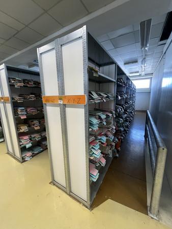 8.4 Laufmeter Doppelregale 40/40 breit, 225 cm hoch 6 Fachebene