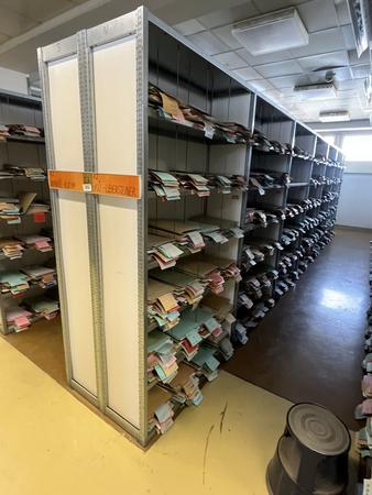 8.4 Laufmeter Doppelregale 40/40 breit, 225 cm hoch 6 Fachebene