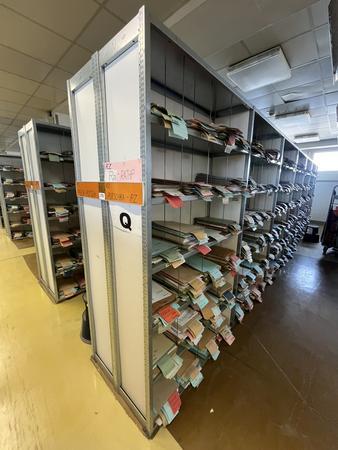 8.4 Laufmeter Doppelregale 40/40 breit, 225 cm hoch 6 Fachebene