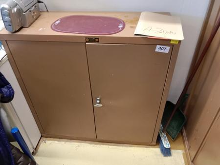 Werkzeugschrank mit Doppelt�re 100/40/100 cm