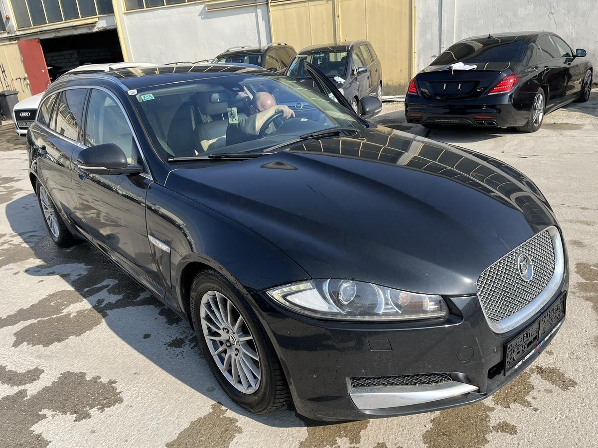 Jaguar XF 2.2 Diesel Luxury Sportbrak, BJ 07/2013, schwarz, Diesel, 147 kW