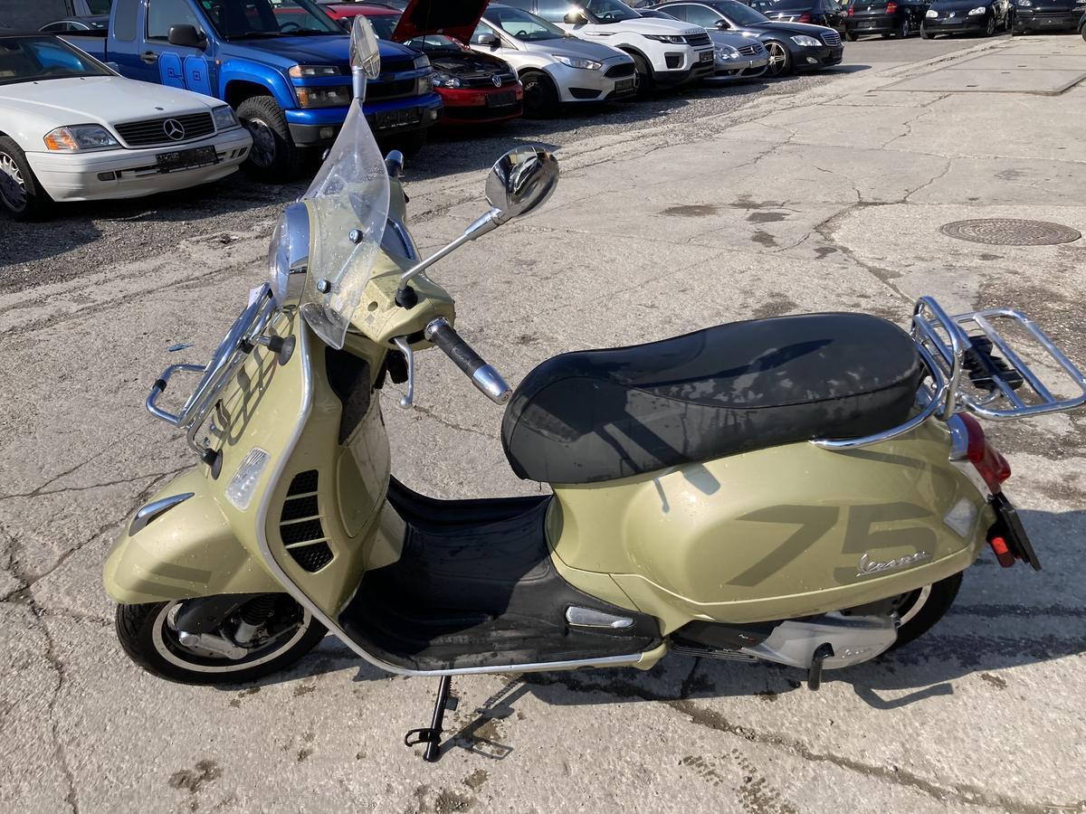 Piaggio Vespa GTS 300 SUPERTECH ABS, BJ 08/2022?d=2026-03-13 21:28:09