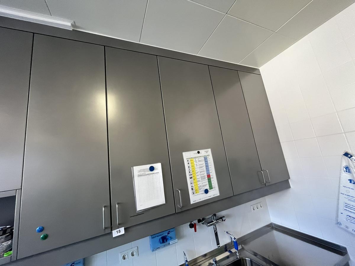 Edelstahl H&auml;ngeschrankmodul, mit 5 T&uuml;ren, 240x40x150cm?d=2026-03-13 21:28:12