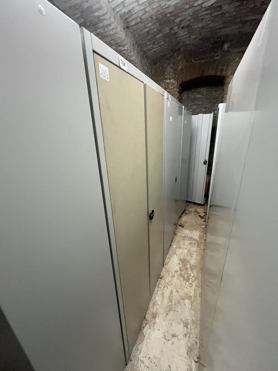 Metallschrank mit Doppelt&uuml;re, Breite 80cm, H&ouml;he 195cm, Tiefe 40cm?d=2026-03-13 21:28:05