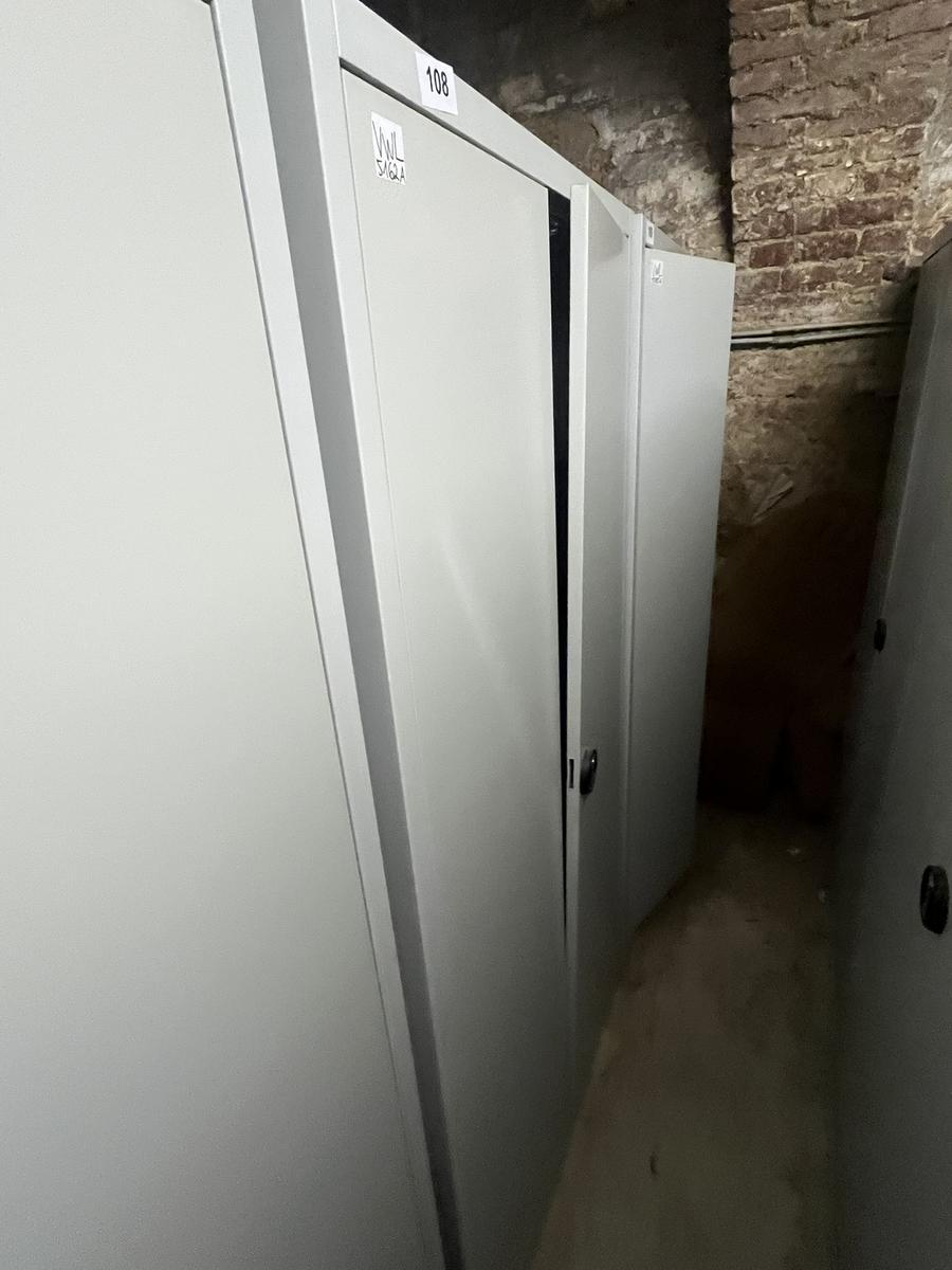 Metallschrank mit Doppelt&uuml;re, Breite 80cm, H&ouml;he 195cm, Tiefe 40cm?d=2026-03-13 22:37:33