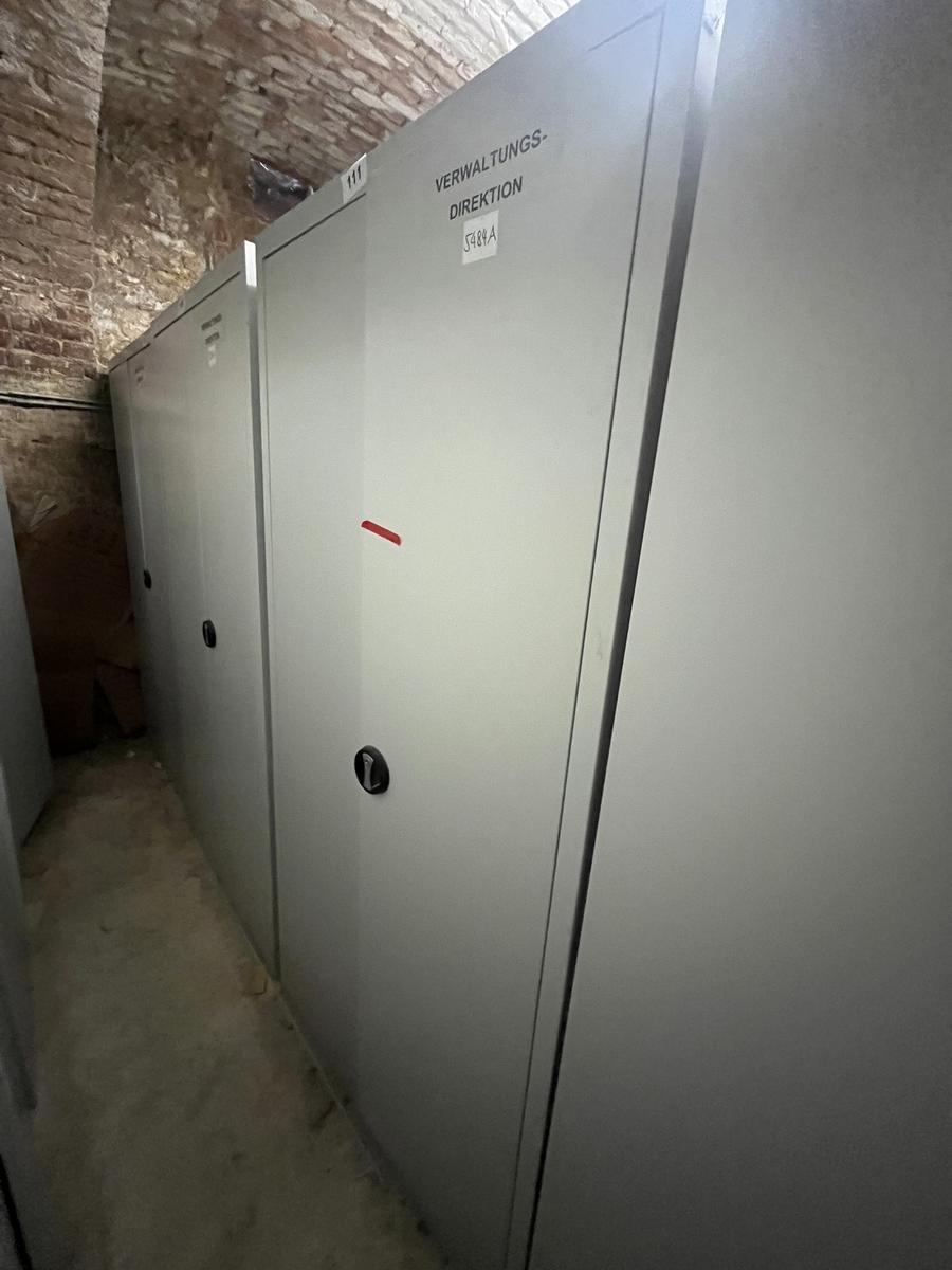 Metallschrank mit Doppelt&uuml;re, Breite 80cm, H&ouml;he 195cm, Tiefe 40cm?d=2026-03-13 22:39:03