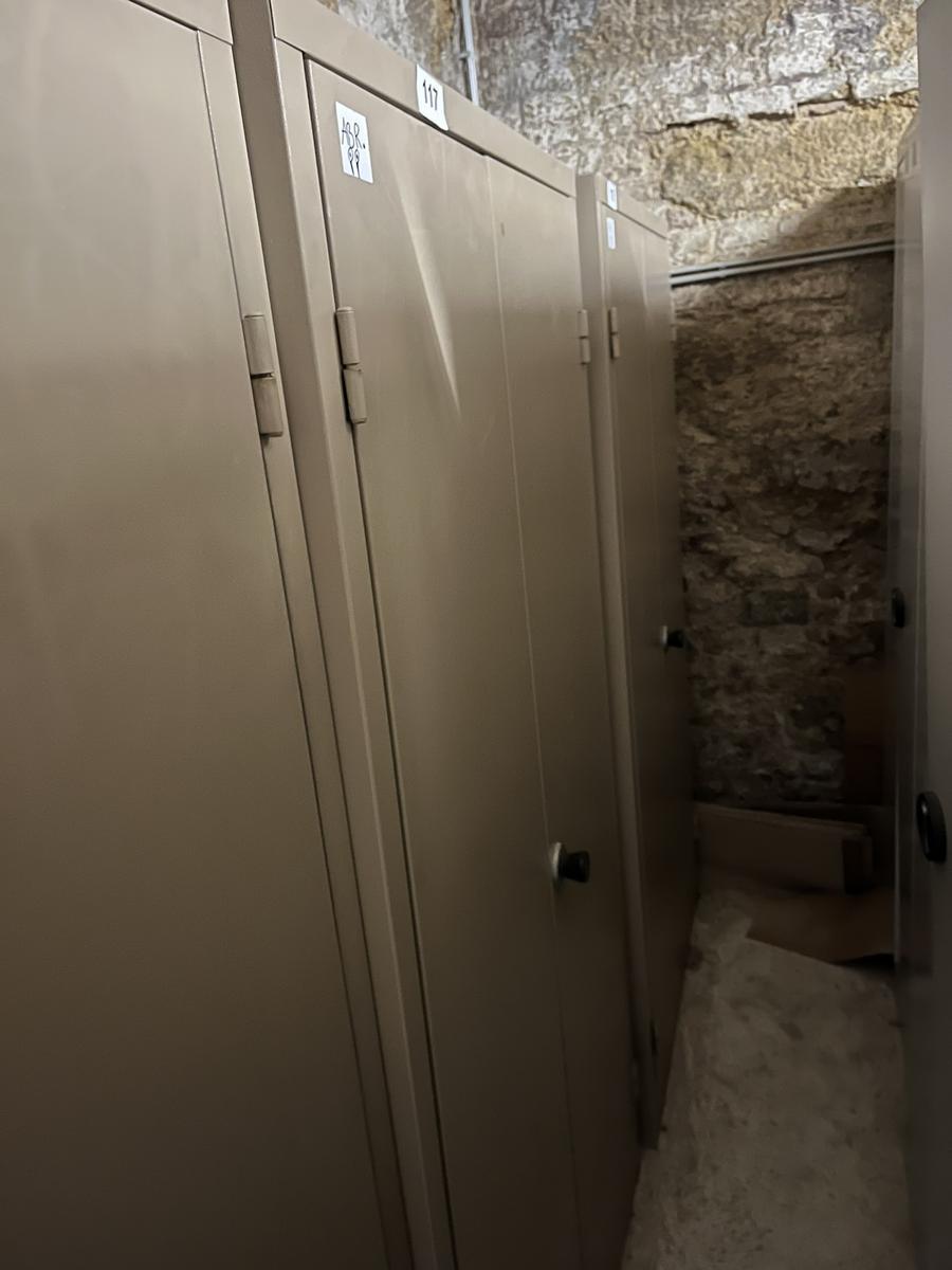 Metallschrank mit Doppelt&uuml;re, Breite 95cm, H&ouml;he 185cm, Tiefe 40cm