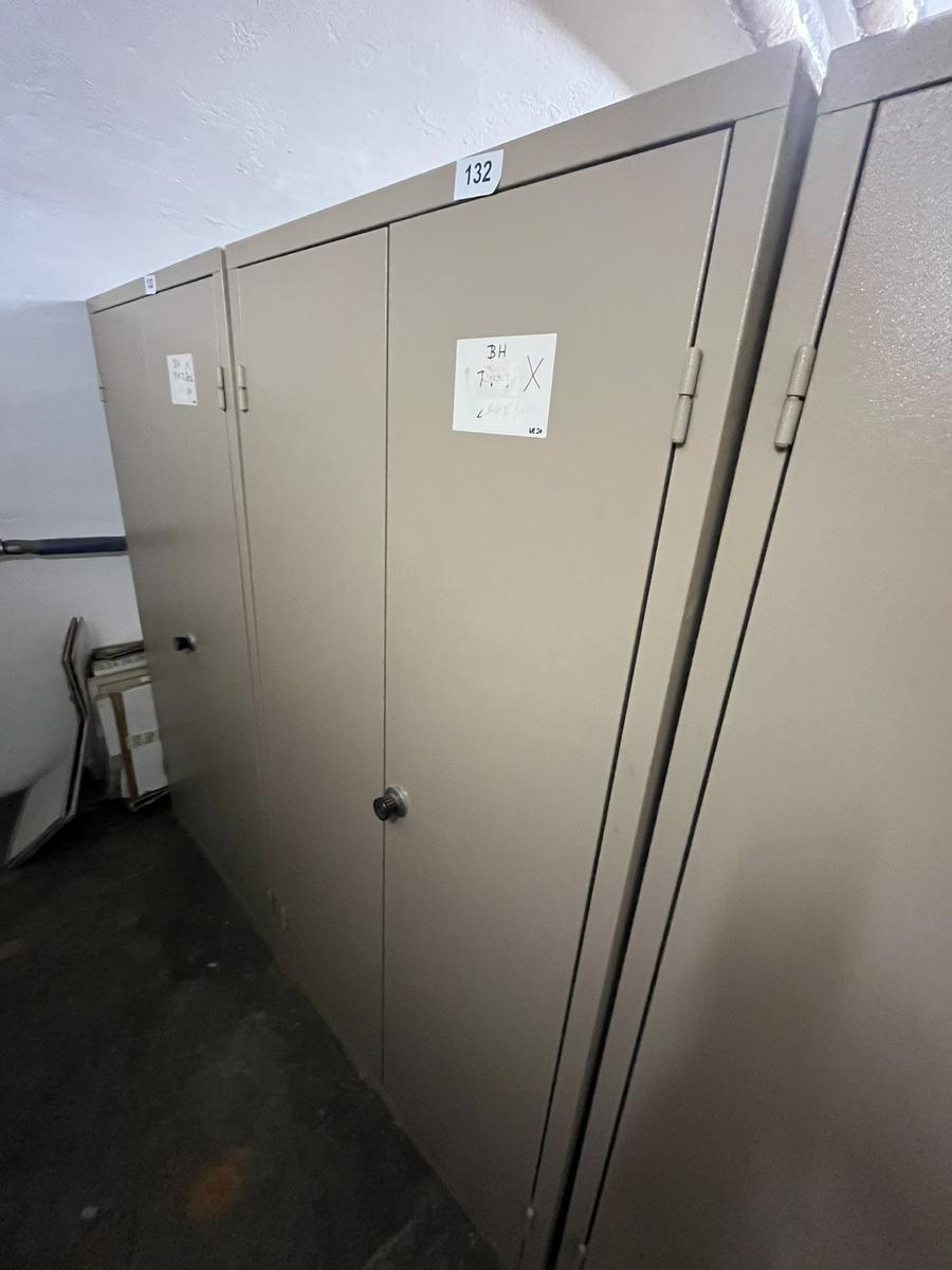 Metallschrank mit Doppelt&uuml;re, Breite 95cm, H&ouml;he 185cm, Tiefe 40cm?d=2026-03-13 22:41:22