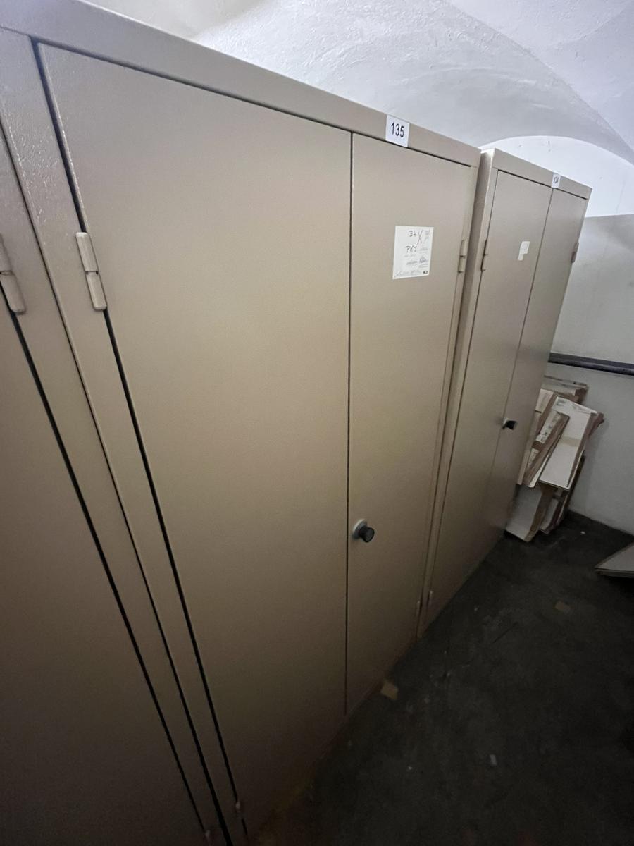 Metallschrank mit Doppelt&uuml;re, Breite 95cm, H&ouml;he 185cm, Tiefe 40cm?d=2026-03-13 22:37:30