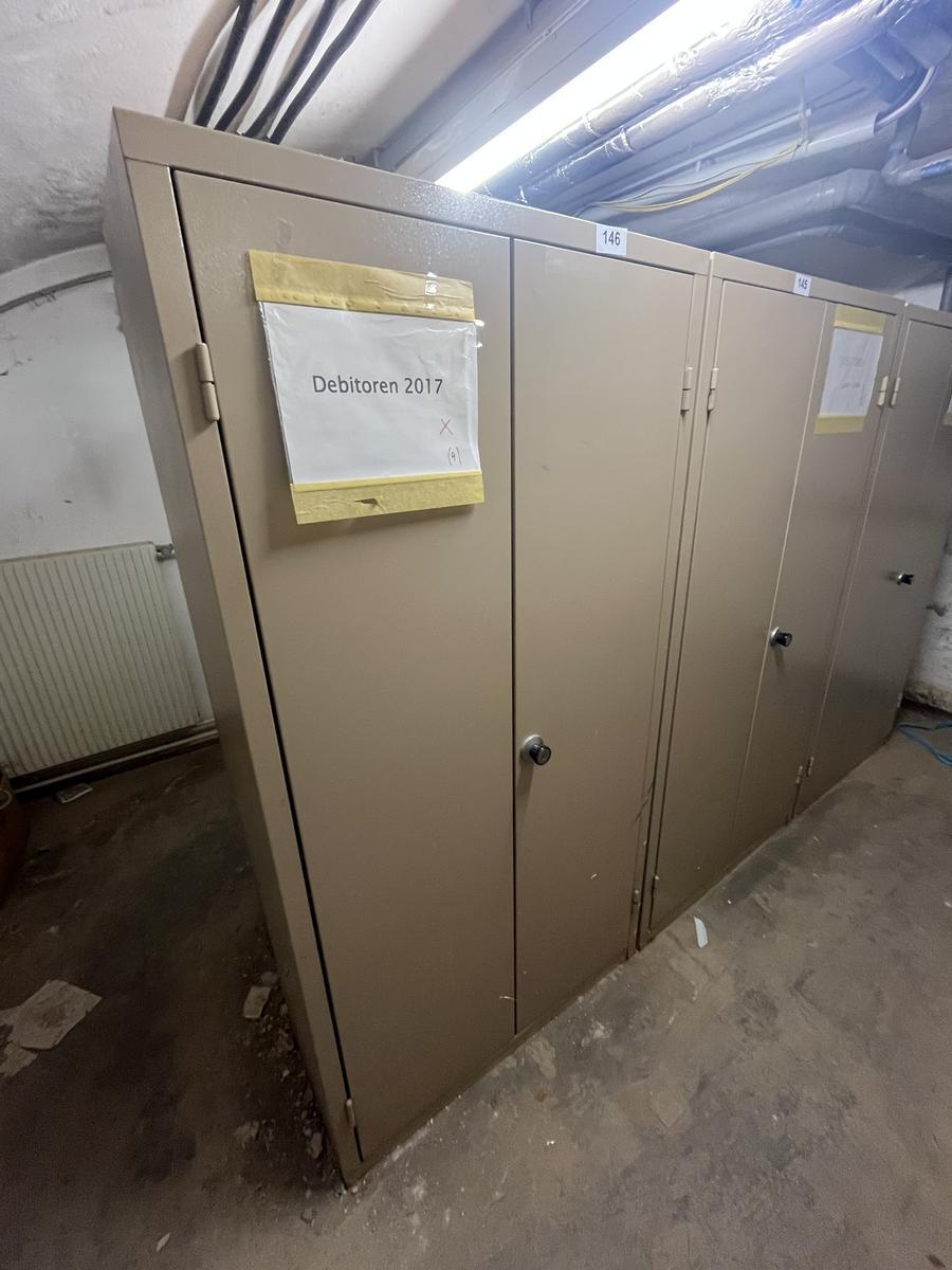 Metallschrank mit Doppelt&uuml;re, Breite 95cm, H&ouml;he 185cm, Tiefe 40cm?d=2026-03-13 22:41:25