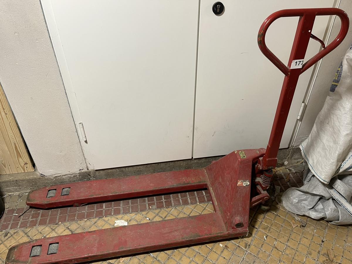 Palettenhubwagen 2to?d=2026-03-13 22:37:31