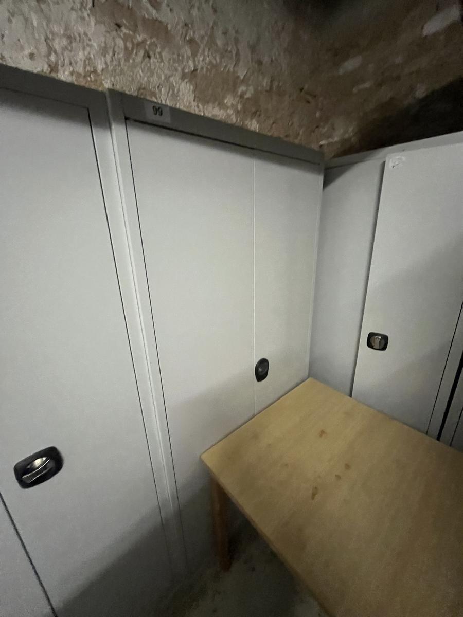 Metallschrank mit Doppelt&uuml;re, Breite 80cm, H&ouml;he 195cm, Tiefe 40cm