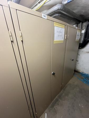 Metallschrank mit Doppelt�re, Breite 95cm, H�he 185cm, Tiefe 40cm