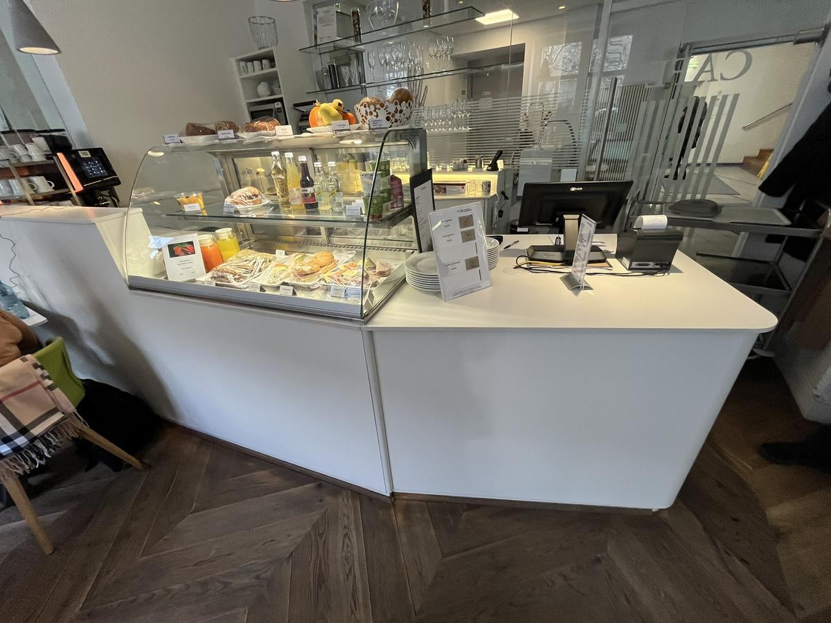 Vitrinenmodul, gek&uuml;hlt, mit Unterbauaggregat, ca. 220x100x150cm?d=2026-03-13 22:36:10