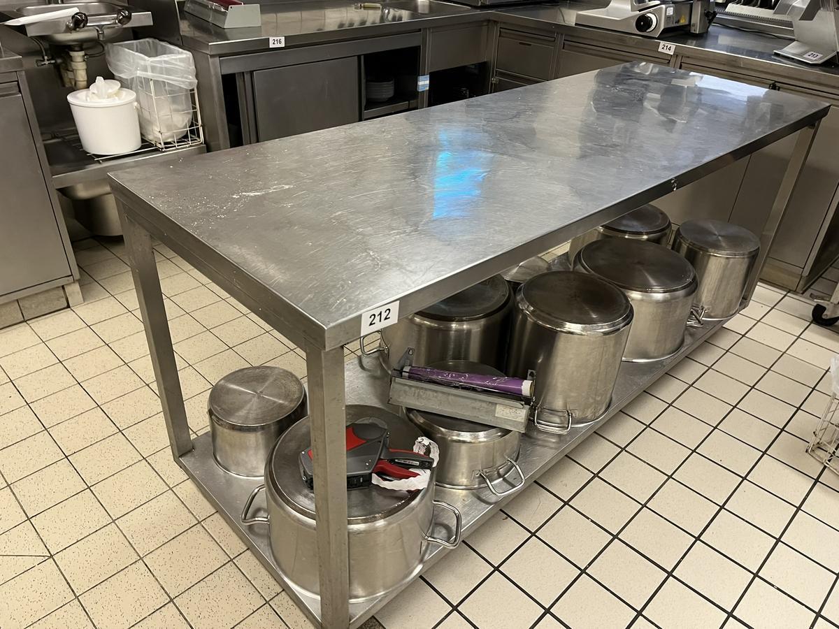 Edelstahl Arbeitstisch mit Rollen ca. 200/70/90 cm?d=2026-03-13 22:41:23