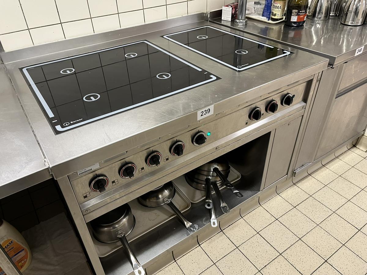 Edelstahl-Kochstation Elektro mit 6 Platten 120/90 cm?d=2026-03-13 21:28:20