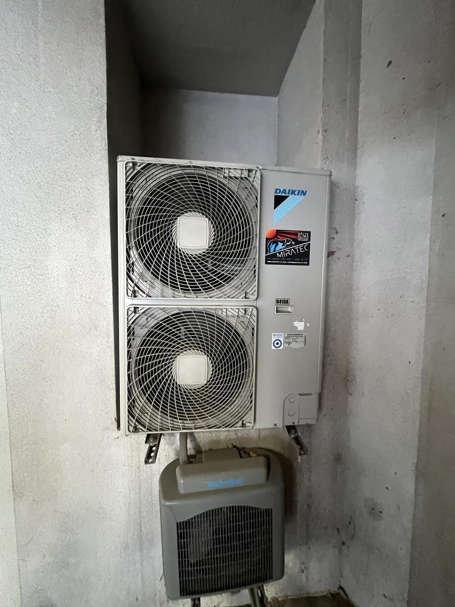 Splitklimager&auml;t DAIKIN RR125B8W1B Bj.2018?d=2026-03-13 22:39:02