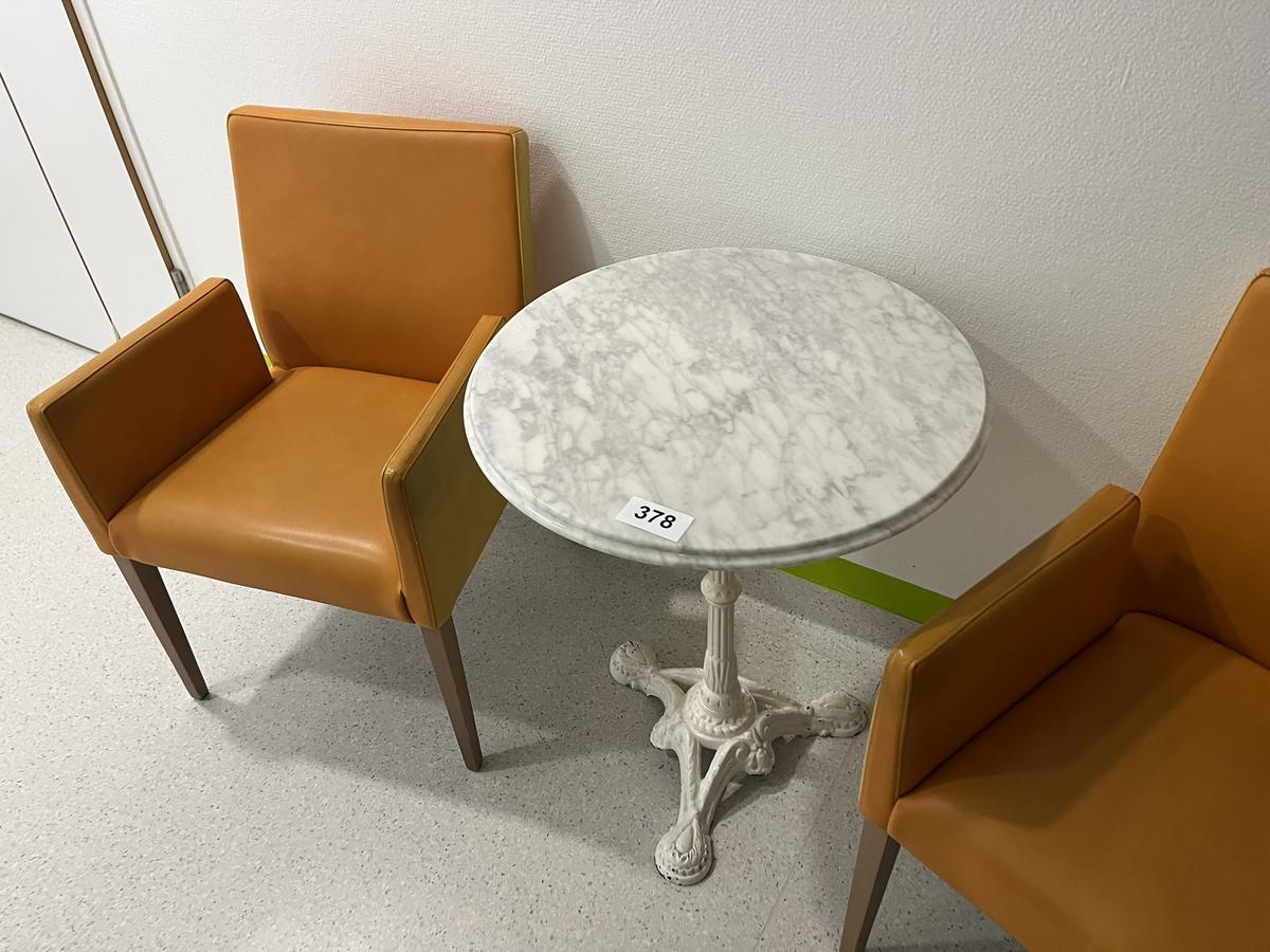 Besuchertisch ca. 60 cm Durchmesser mit 2 St&uuml;hlen?d=2026-03-14 00:12:48