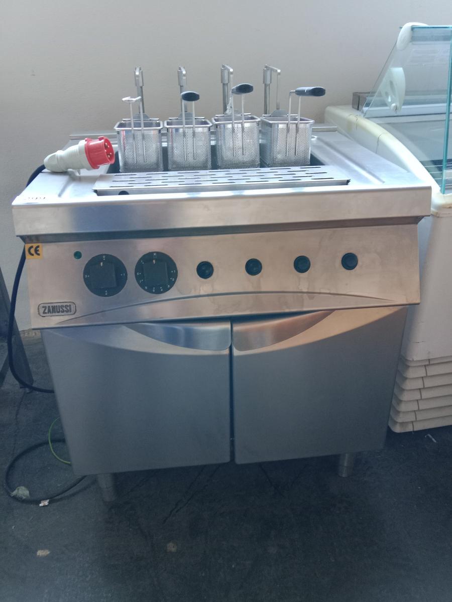 Zanussi Edelstahl Kochger&auml;t 80x75x90cm?d=2026-03-23 18:53:54