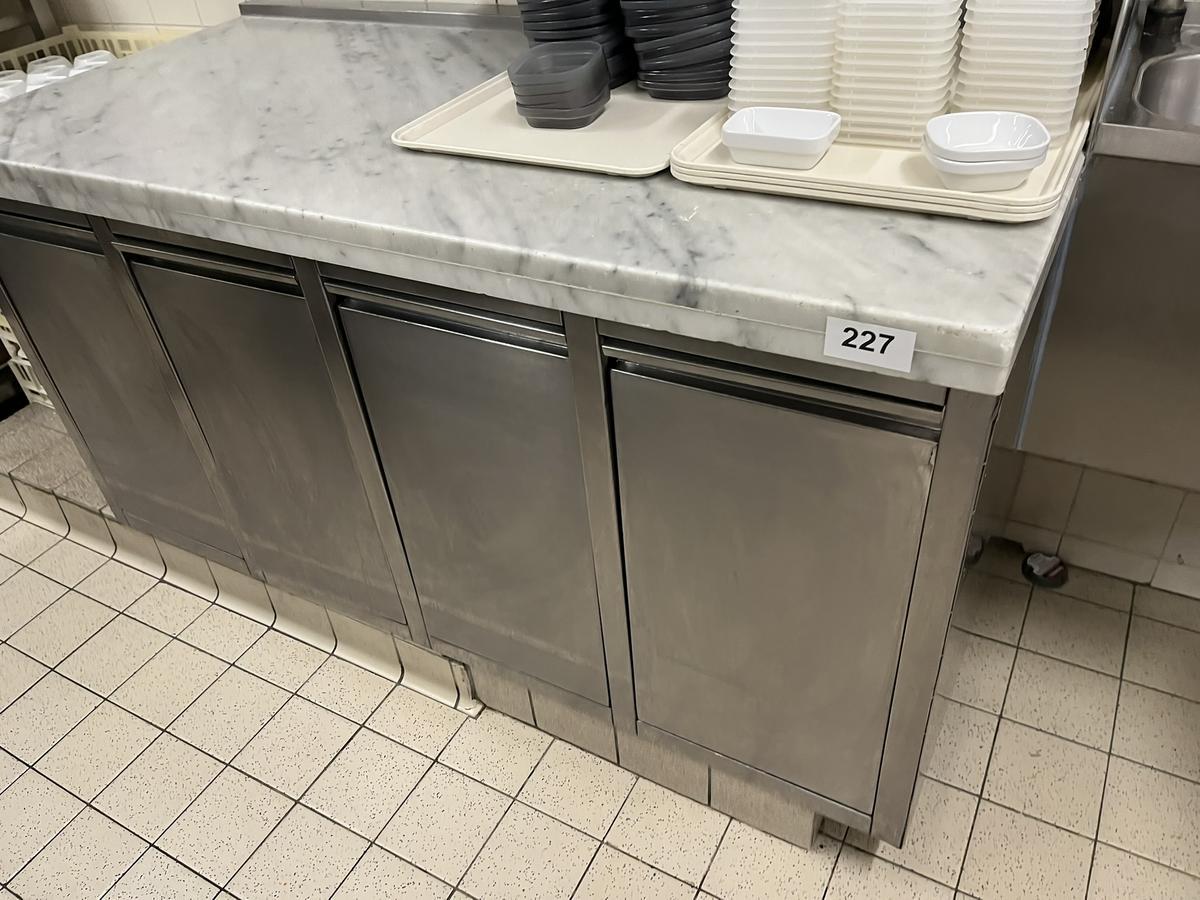 Edelstahl Arbeitsmodul mit Steinplatte 155/70/90 cm 4 Kippladen?d=2026-03-23 22:01:15