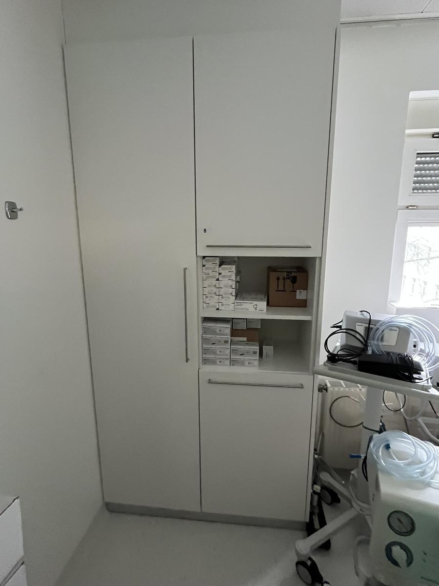 Aktenschrank in Holz, Doppelt&uuml;re, 120x45x265cm?d=2026-03-23 20:20:38