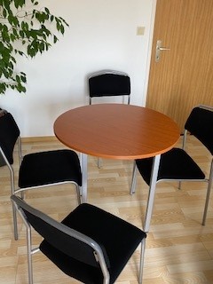 Besprechungstisch, rund DM 80cm, H&ouml;he 74cm, inkl. 4 Stk. St&uuml;hlen