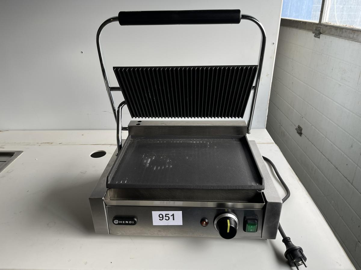 HENDI Contact Grill Panini 2200 W ?d=2026-03-30 00:32:26