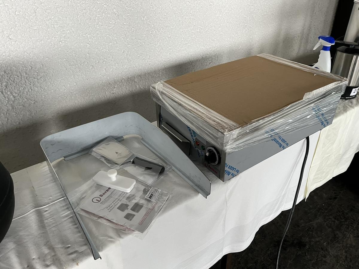 BERNER Auftisch Bratplatte BGHA 40 neu , im Karton?d=2026-03-30 00:39:53