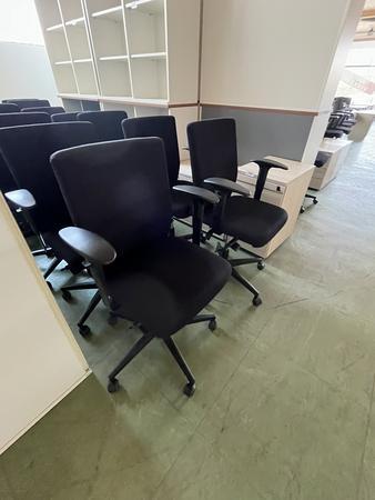 2 Stück VIASIT F 1 - Bürodrehstühle gebraucht 1.A Zustand 2 Stück VIASIT F 1 - Bürodrehstühle gebraucht 1.A Zustand