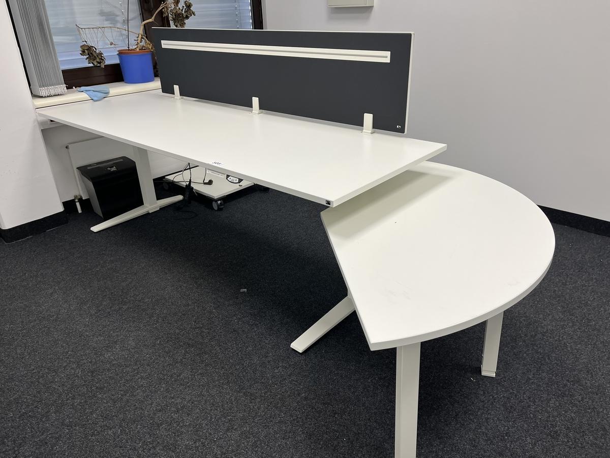 Elektrisch verstellbarer Schreibtisch 240x80 cm plus Anbaumodul 80/80 cm?d=2026-03-30 21:35:27