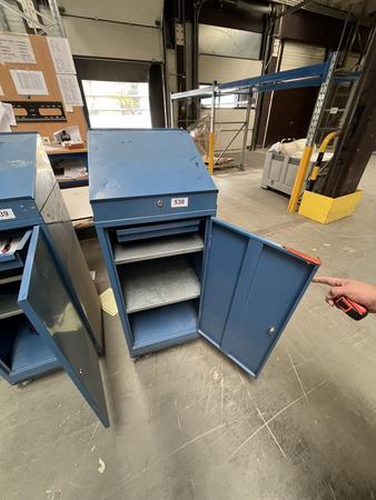 Werkzeugschrank mit Auszugslade ca. 50/135/50 cm