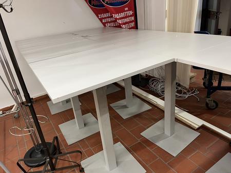 1 S�ck Stehtisch ca. 80x80 cm