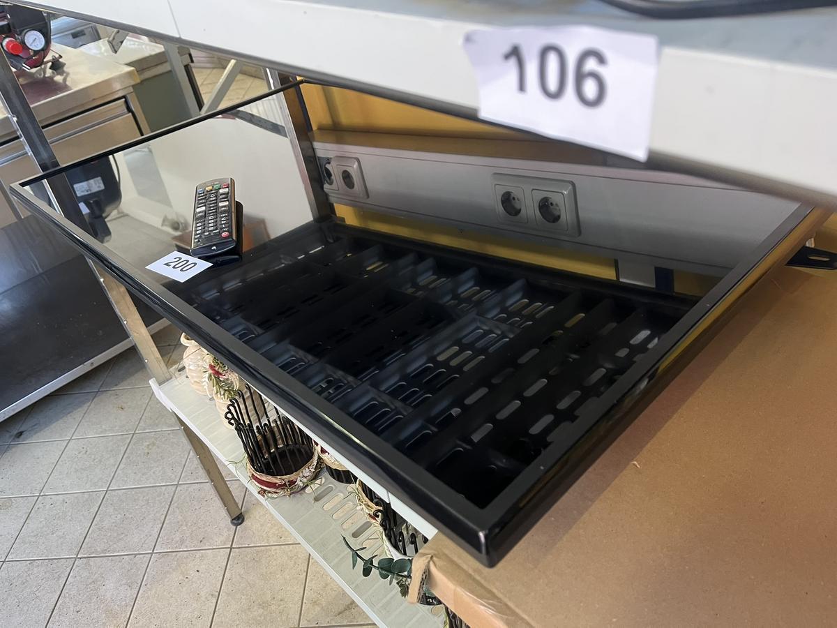 LG TV Typ 43 UM7100 mit Wandhalterung?d=2026-03-30 23:17:06