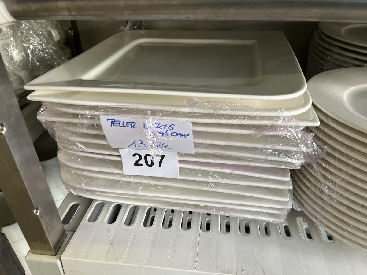 13 Stk. Platten, Porzellan, 31x31cm?d=2026-03-30 23:17:12