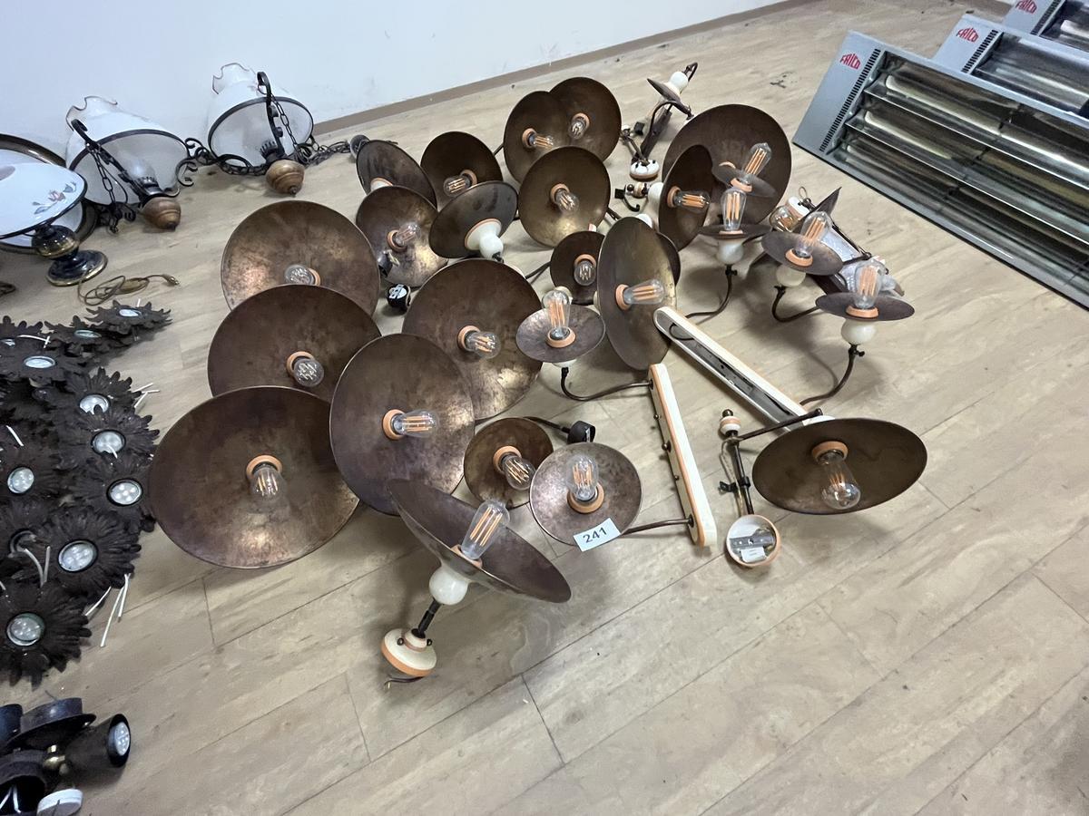 22 Stk. Decken- und Wandleuchten?d=2026-03-30 23:16:58