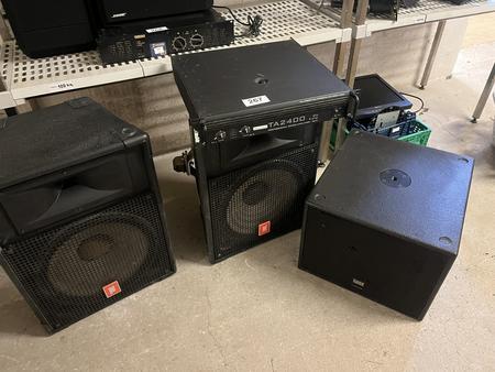 2 Stk. JBL Boxen Typ MR825 und 1 Stk König&Freitag TAZ2400 2 Stk. JBL Boxen Typ MR825 und 1 Stk König&Freitag TAZ2400