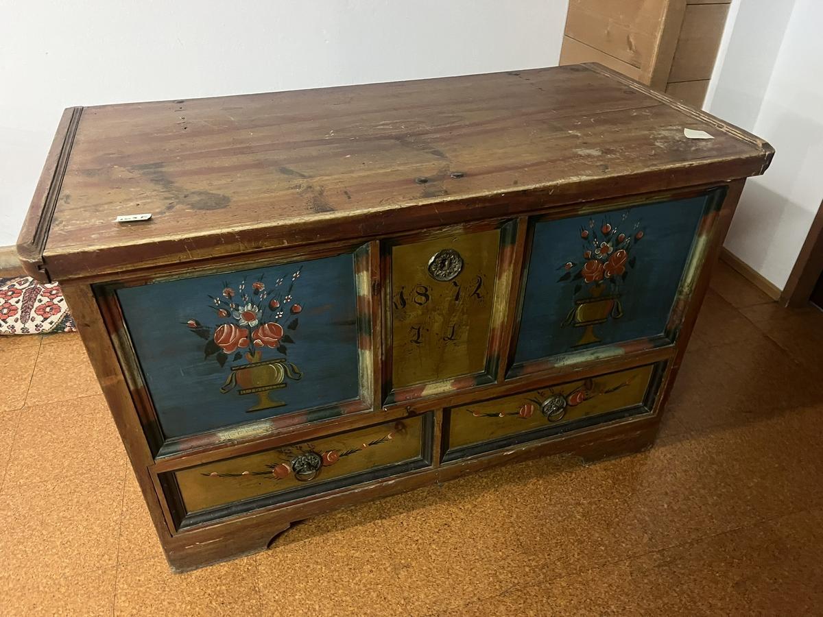 Truhe, 135 x 68 x 80