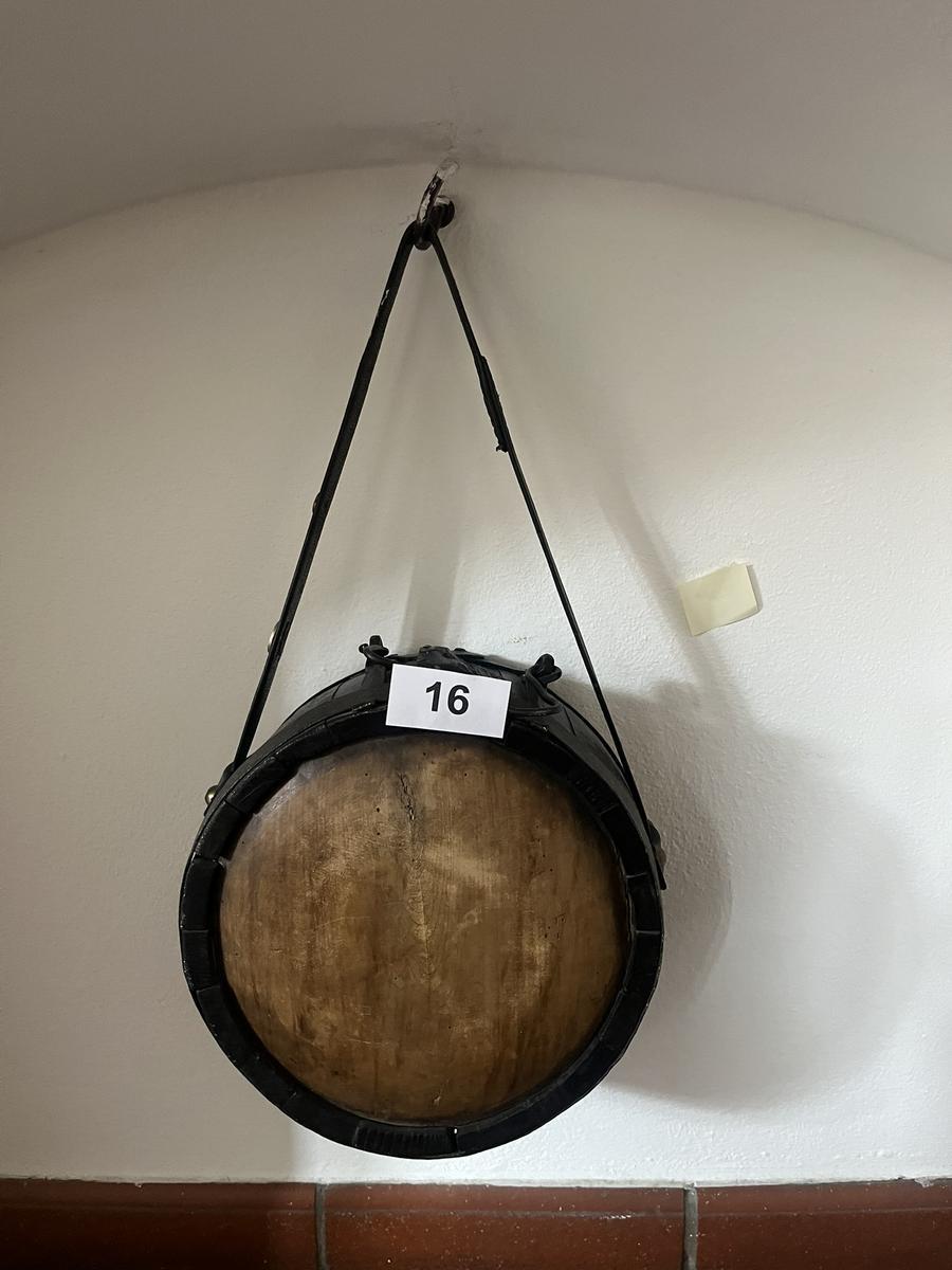 Trinkfass vor Bar?d=2026-04-15 01:37:35