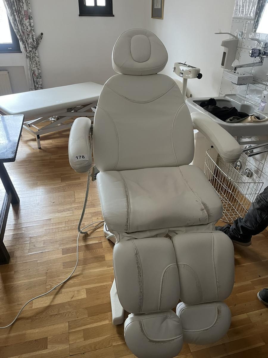 Kosmetiksessel?d=2026-04-15 03:17:18