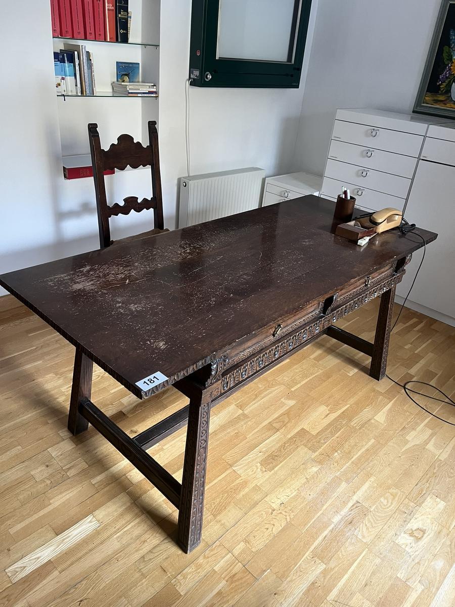 Tisch mit Schnitzeinlage, Lade o. Schl&uuml;ssel, mit 1 Stuhl, 177 x 75 x 75?d=2026-04-15 03:17:19