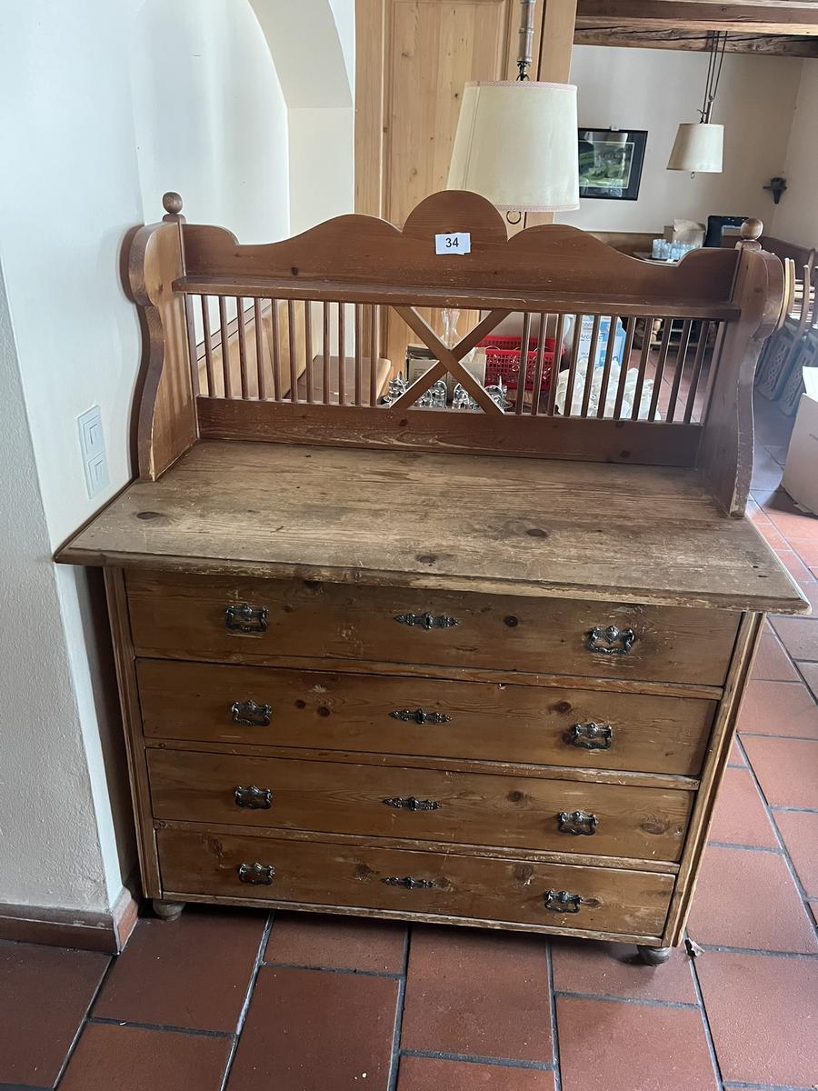 Anrichte, ca. 125 x 64 x 145?d=2026-04-15 01:44:01