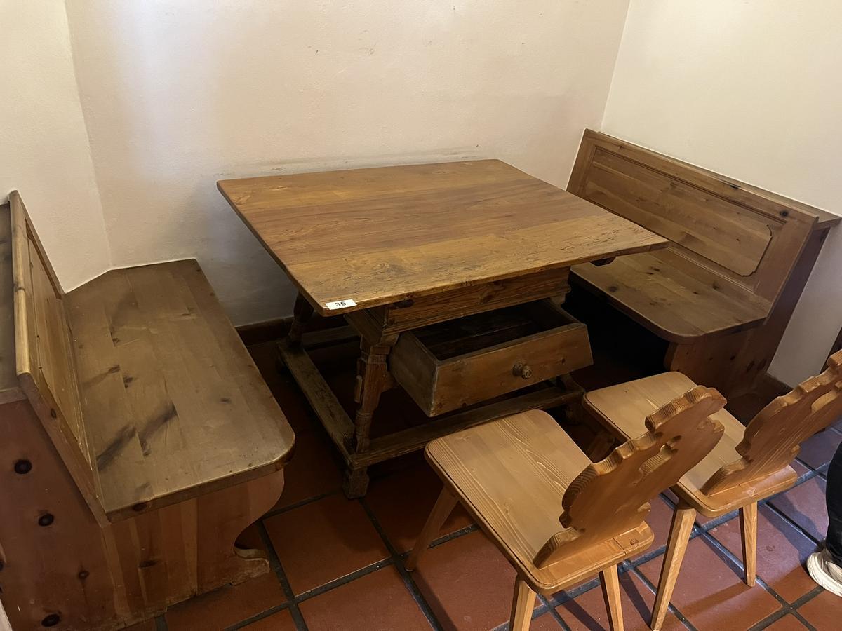 Sitzgruppe bestehend aus: Jogl-Tisch mit Lade (98 x 125 x 80), 2 St&uuml;hle, 2 B&auml;nke (ca. 120 x 70)?d=2026-04-15 01:36:51