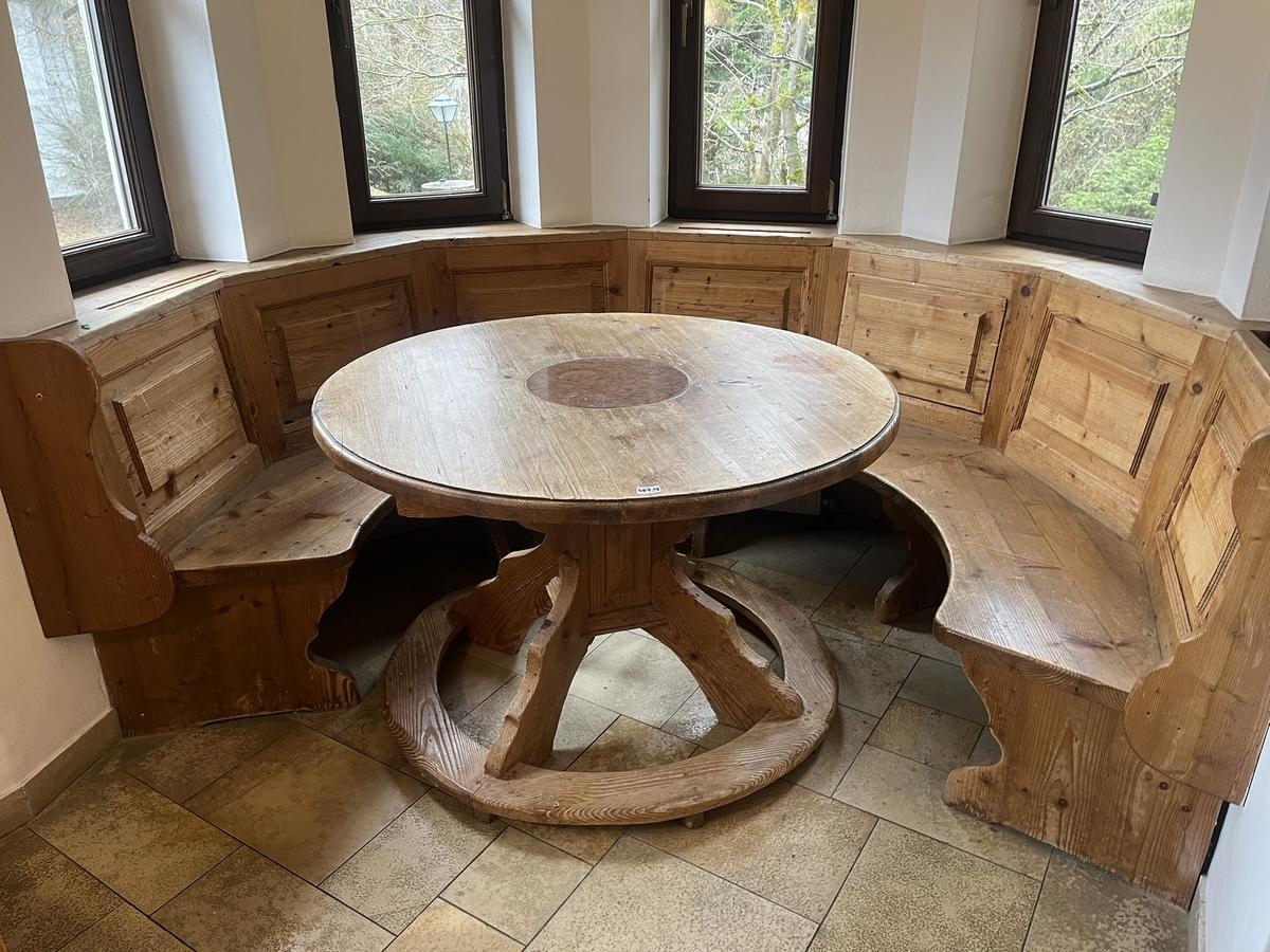 Altholztisch rund, 120 x 77, mit Eckbankverbau 215 x 180?d=2026-04-15 01:37:04