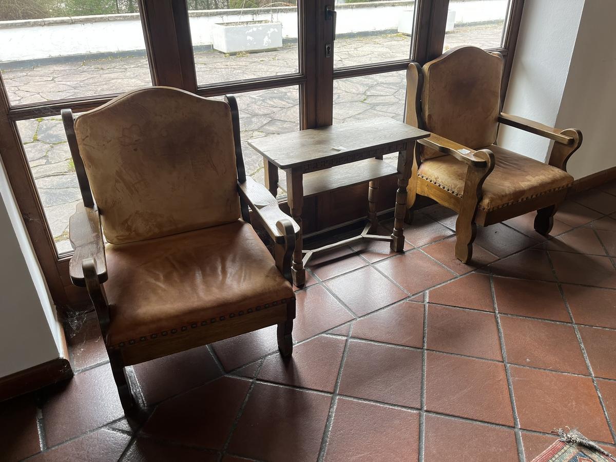 Sitzgruppe 4 Sessel +2 Tische