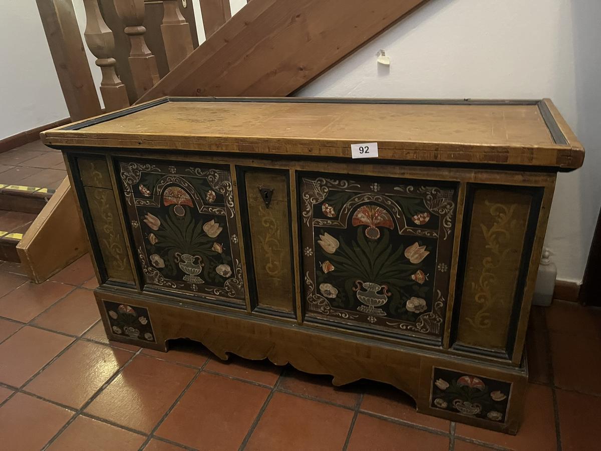 Bauerntruhe, 165 x 73 x 92?d=2026-04-15 01:37:34