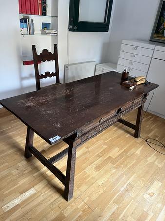 Tisch mit Schnitzeinlage, Lade o. Schl�ssel, mit 1 Stuhl, 177 x 75 x 75