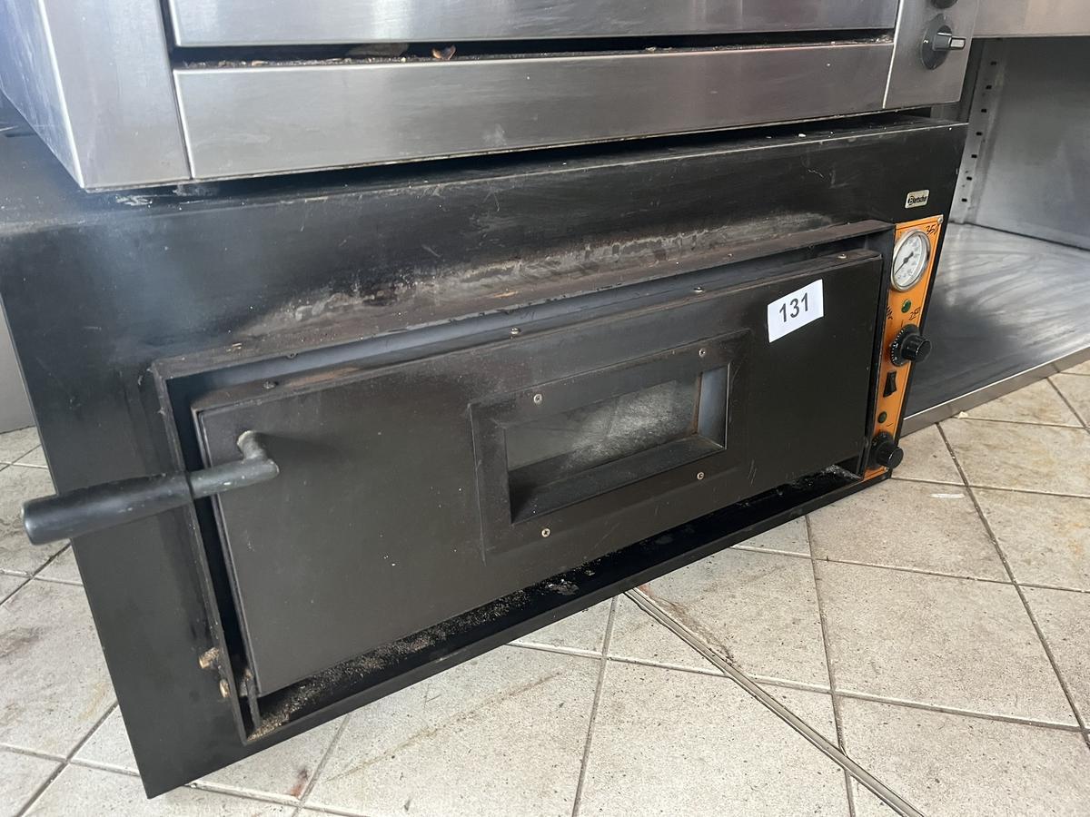 Bartscher Pizzaofen, f&uuml;r 4 Pizzen, innen ca. 60x60cm, au&szlig;en 90x85x45cm?d=2026-04-17 00:13:03