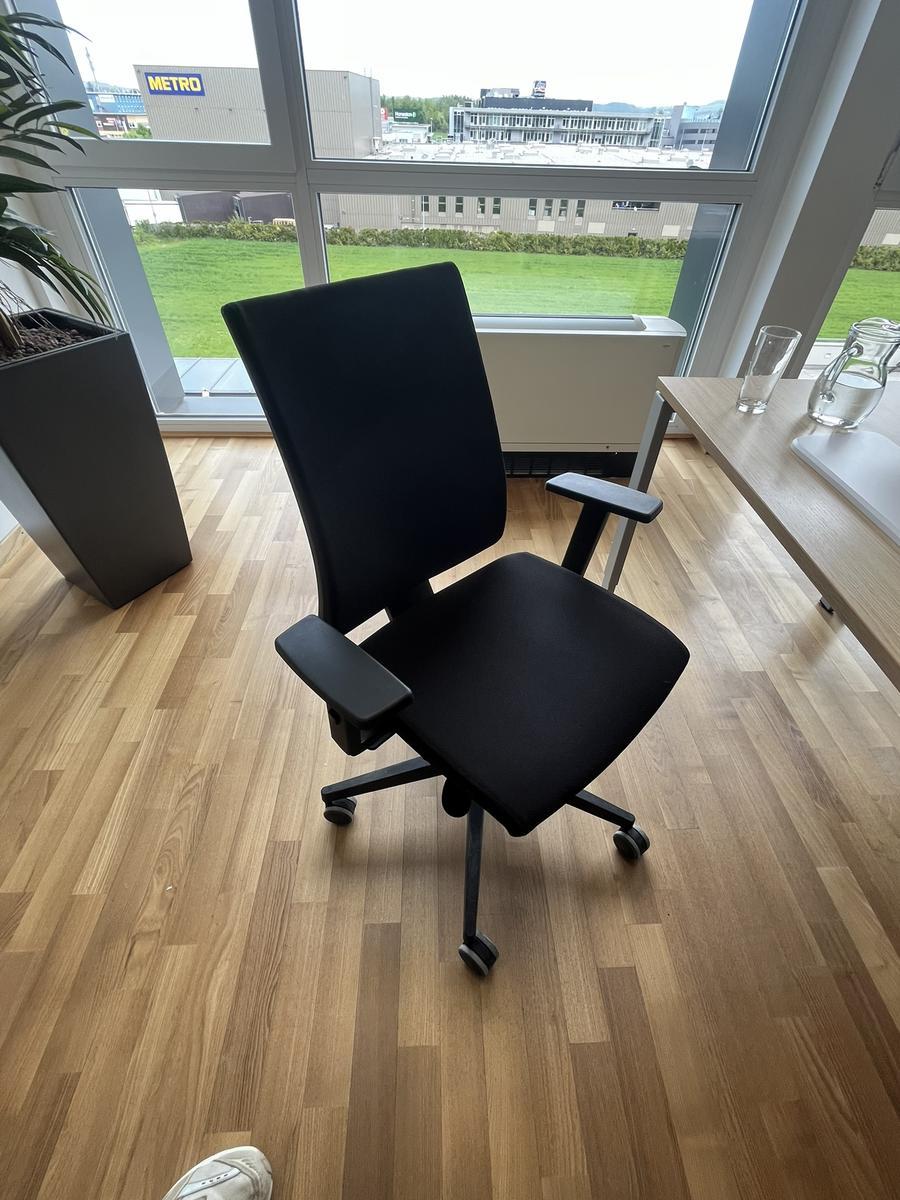 B&uuml;rodrehstuhl BENE schwarz Novy Styl